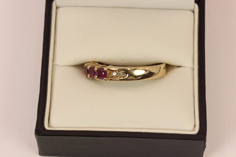 9ct Tourmaline & Diamond ring Carousel 2