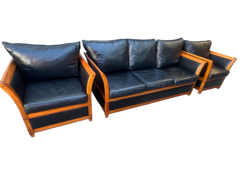 Absolutely Stunning Swamp Kauri Rose & Heather Sofas - FULLY RESTORED~~ Carousel 2