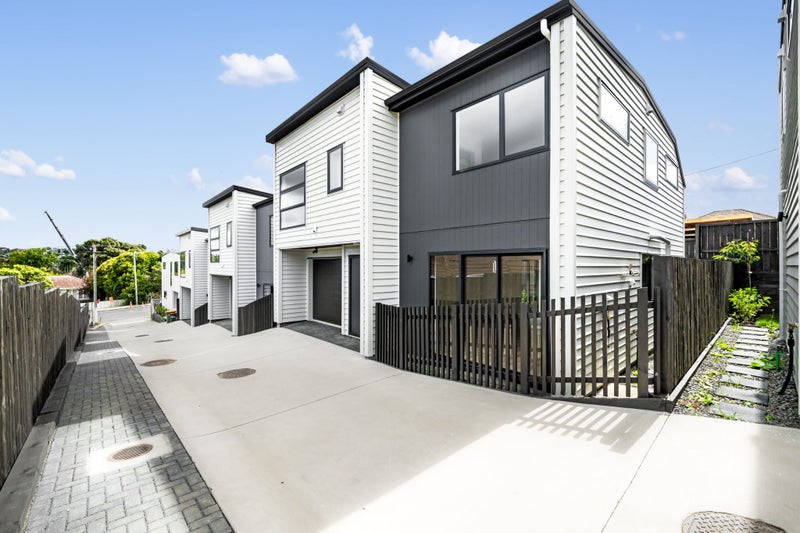 82B White Swan Road, Mount Roskill, Auckland City, Auckland