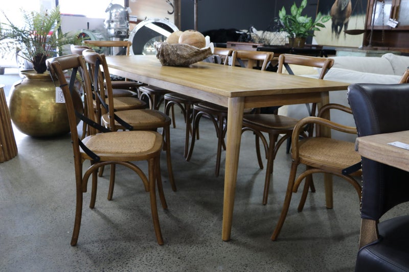 Solid American Oak Fabia Contemporary Styling Dining Table Carousel 1