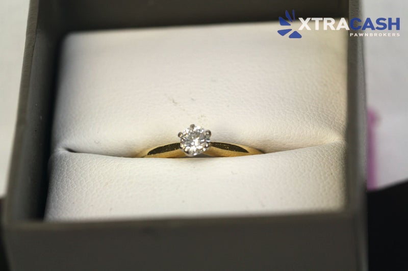 18ct Yellow Gold and White Gold Diamond Ring Carousel 2