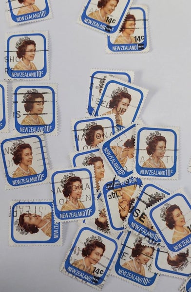 Used Queen Elizabeth II 10c stamps 15 pack Carousel 3