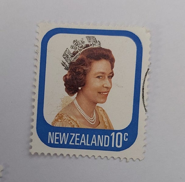 Used Queen Elizabeth II 10c stamps 15 pack Carousel 1