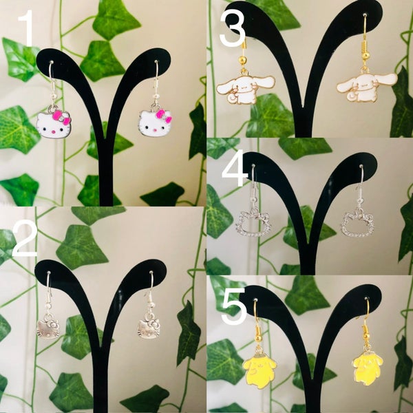 ^•^1 x Earrings - Danglies Sanrio Hello Kitty Pompompurrin Cinnamoroll Carousel 1