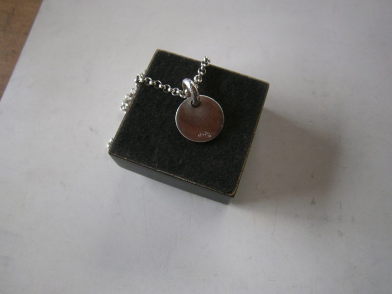STG.SIL TAG PENDANT ON STG. BELCHER CHAIN (32.8gms) Carousel 2