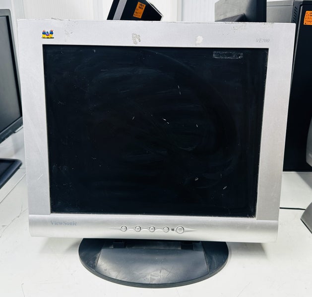 ViewSonic - VE700 Monitor - #13 - $1 Reserve Carousel 1