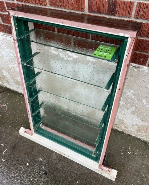 LOUVRE Wooden Window 610 W x 1000 H [#2332] Carousel 1