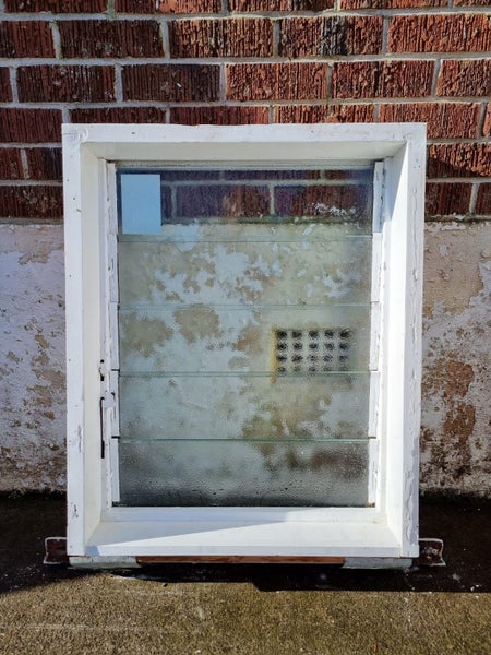 1960s Bungalow Wood Louvre Window 650 W x 870 H [ #3825] Carousel 3