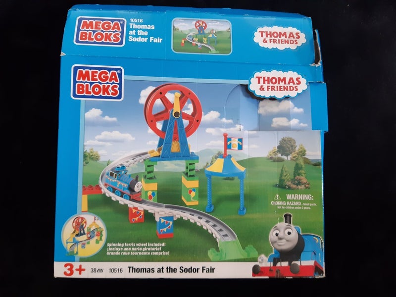 Mega Bloks 38 pieces- Thomas & Friends (2011)- Thomas at the Fair (#10516) Carousel 1
