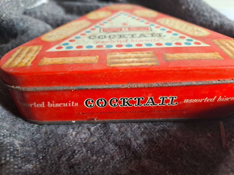 Triangular biscuit tin - Huntley & Palmers Carousel 2