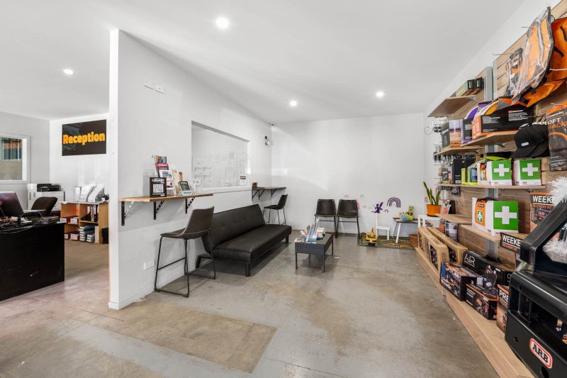 HIGH PROFILE ON STATE HIGHWAY 1063613796961922114