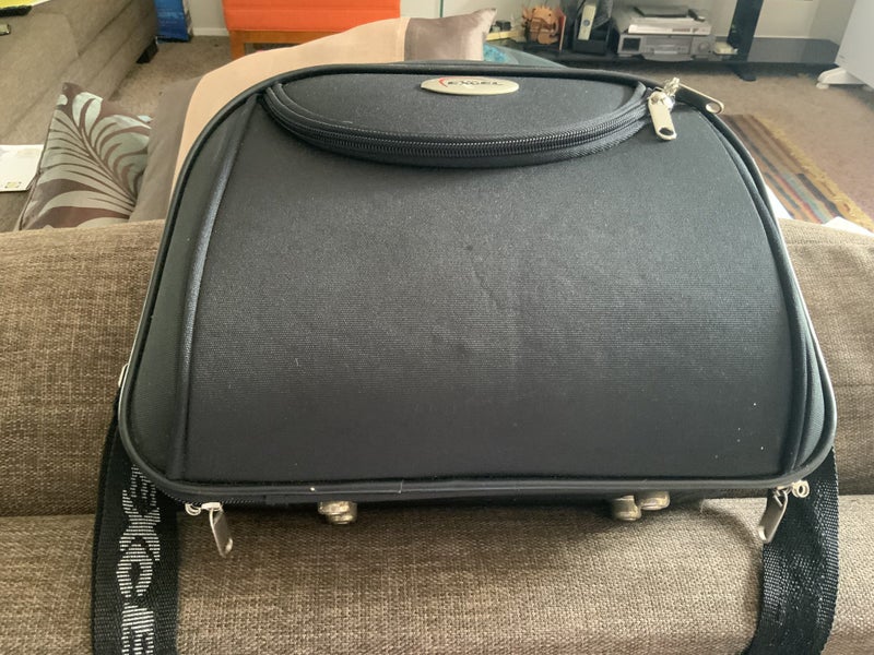 Duffel bag can fit on carry bag Carousel 2