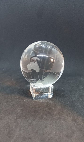 Glass globe with stand Carousel 1