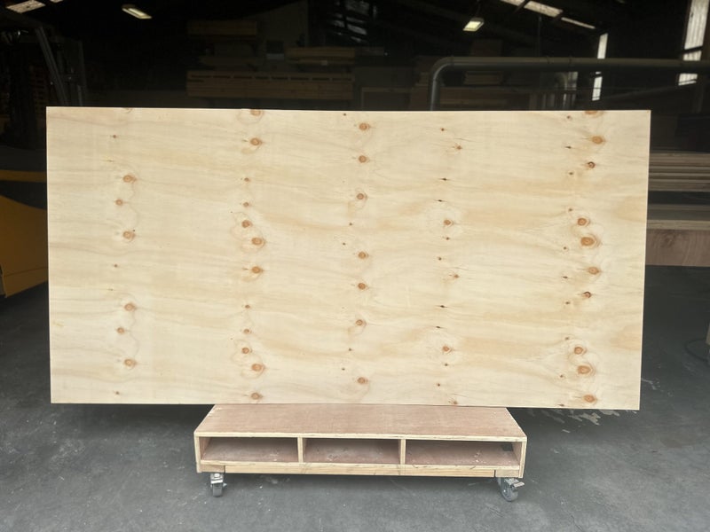 18mm Plywood Sheets 2440x1220x18mm (Pine/Melamine) Carousel 1