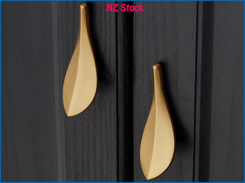 Knob Handle Carousel 1