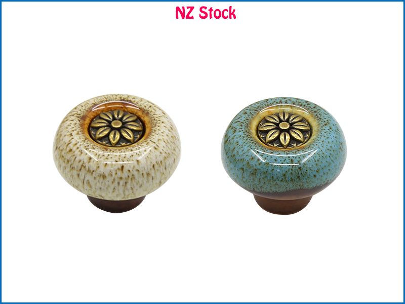 Knob Handle Carousel 1