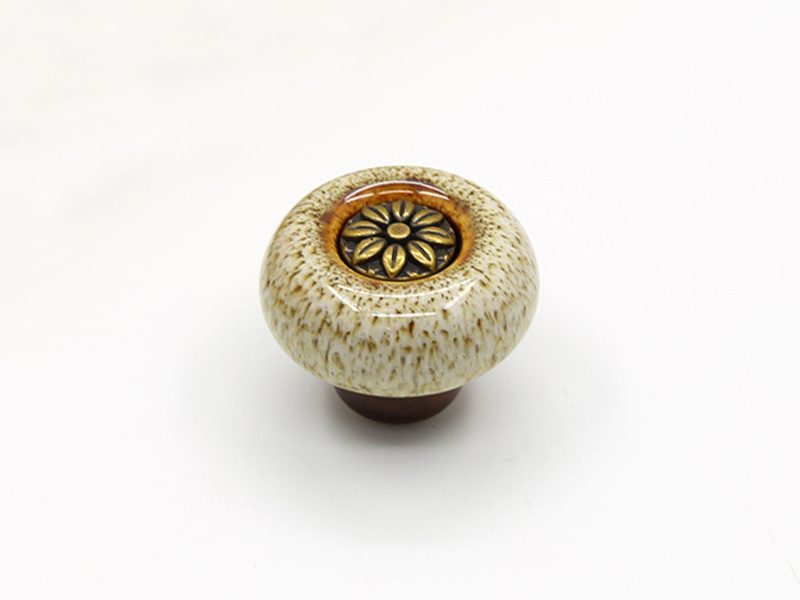Knob Handle Carousel 2