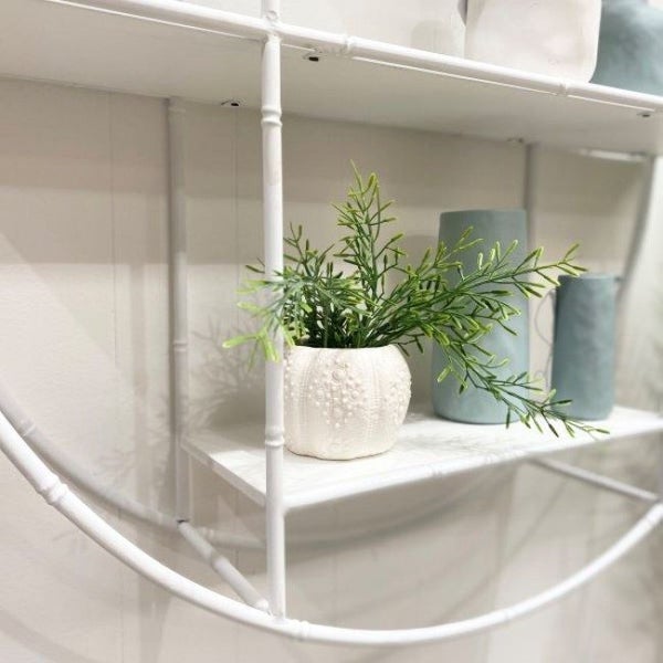Kanada Round Shelf in White Carousel 2