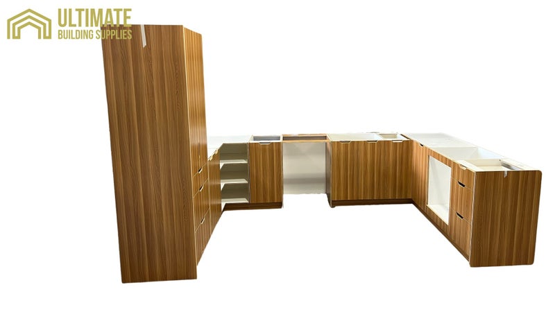 Ex Demo plywood throughout kitchen or kitchen starter Carousel 1