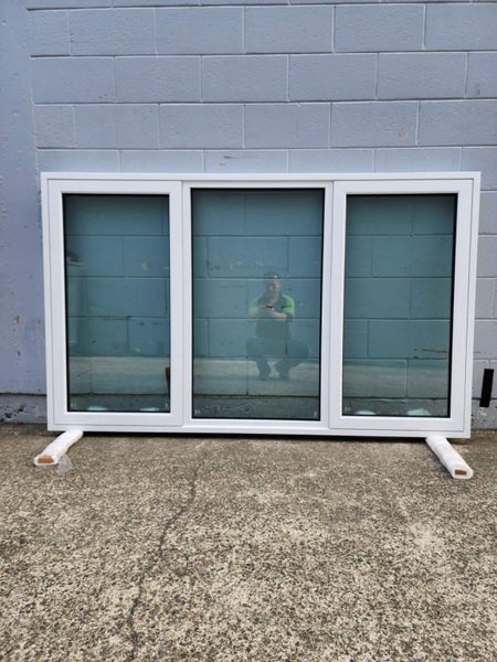 NEW THERMALLY BROKEN WHITE ALUMINIUM DOUBLE GLAZED WINDOW:1000HX2400W Carousel 1