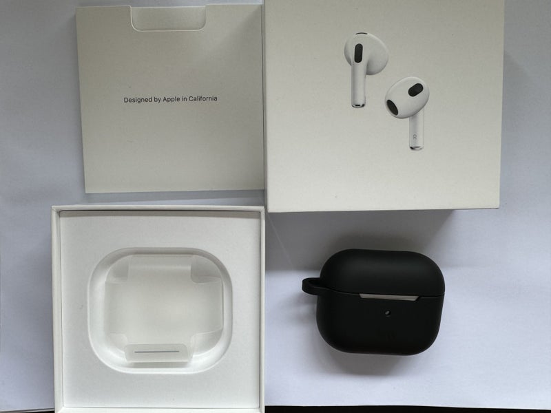 Apple AirPods (3rd Gen) with MagSafe Charging Case USED in Brand New Condition Carousel 5