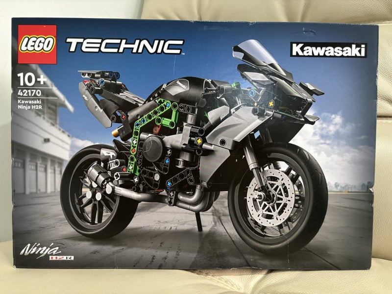 LEGO Technic 42170 - Kawasaki Ninja H2R Motorcycle ~Ping availabe! Carousel 1