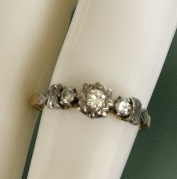 18ct gold with platinum and diamond . Carousel 2