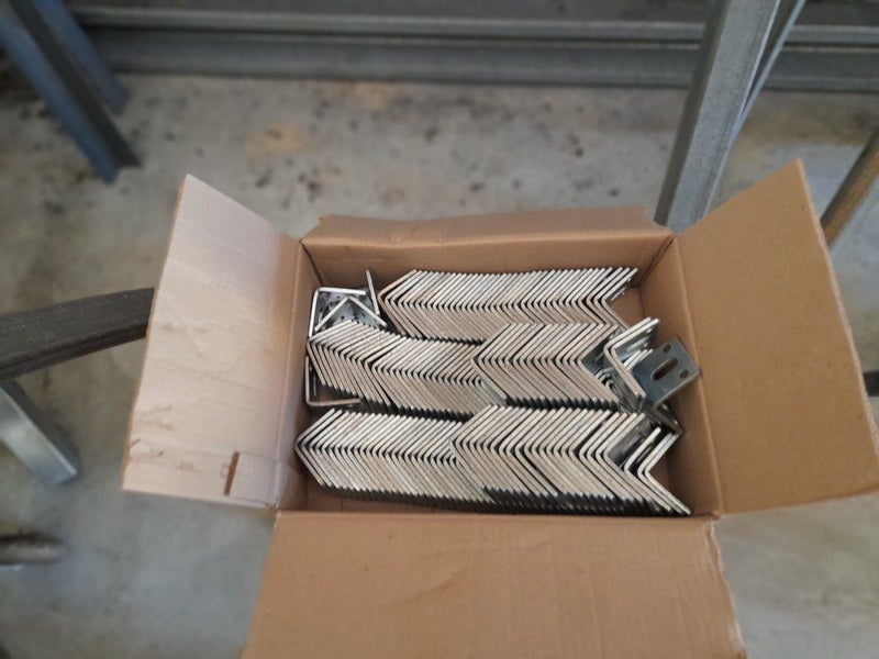 Angle Bracket galvanised Carousel 2