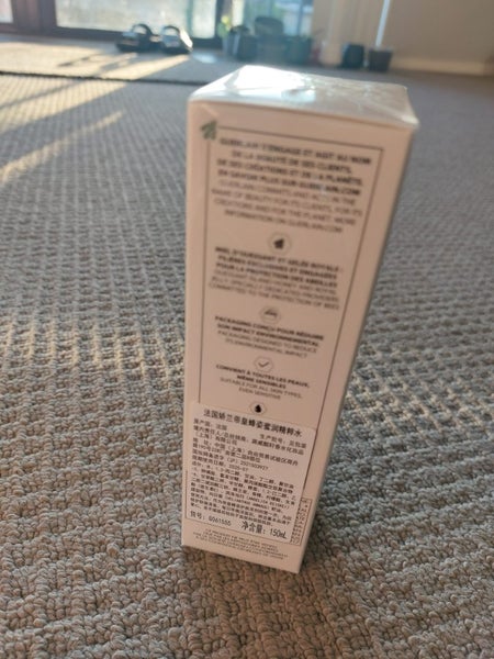 Guerlain Abeille Royale Fortifying Lotion with Royal Jelly Carousel 3