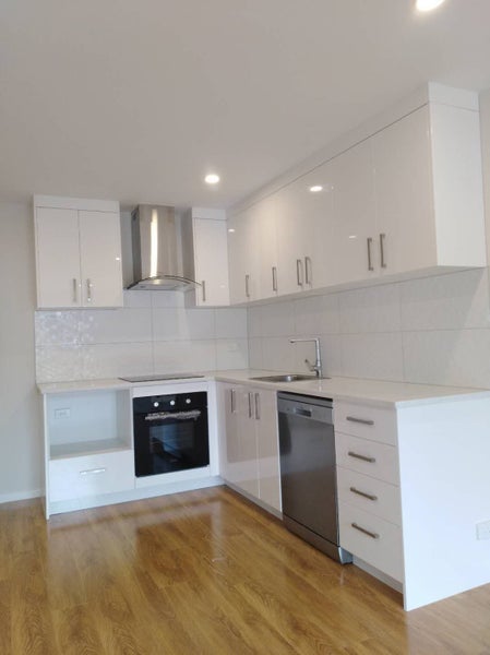 PVC Thermowrapped (Coating on) High Gloss White Cabinets Carousel 1