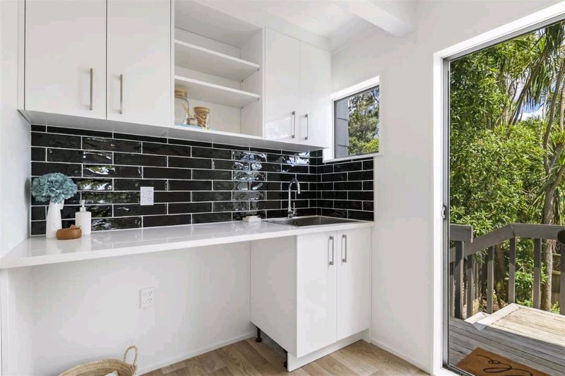 PVC Thermowrapped (Coating on) High Gloss White Cabinets Carousel 15