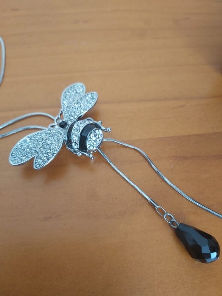 Bee necklace Carousel 2