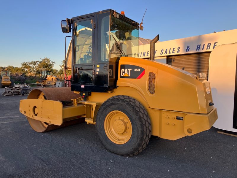CAT CS44 Roller Carousel 2