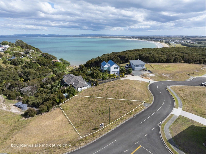 Sea Views, Walk to Beach, All offers Considered !64582428154755114