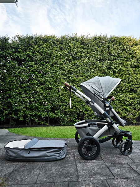 JOOLZ GEO Pram (Bassinet + Pushchair) Carousel 2