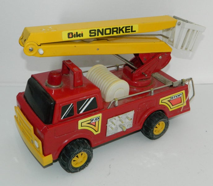 BIKI RED SNORKEL PRESSED STEEL FIRE ENGINE Carousel 1