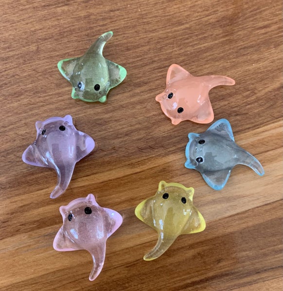 Miniature Fairy garden Glow in the dark Manta Rays Carousel 1