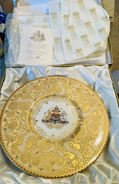Limited edition golden jubilee queens China plate & 2 other royal collectables Carousel 1