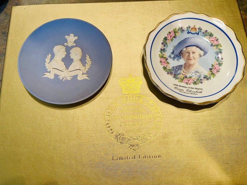 Limited edition golden jubilee queens China plate & 2 other royal collectables Carousel 6
