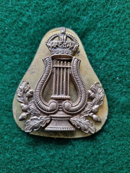 NZ Musicians Cap badge. Carousel 1