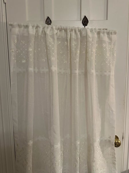Curtain white Carousel 1