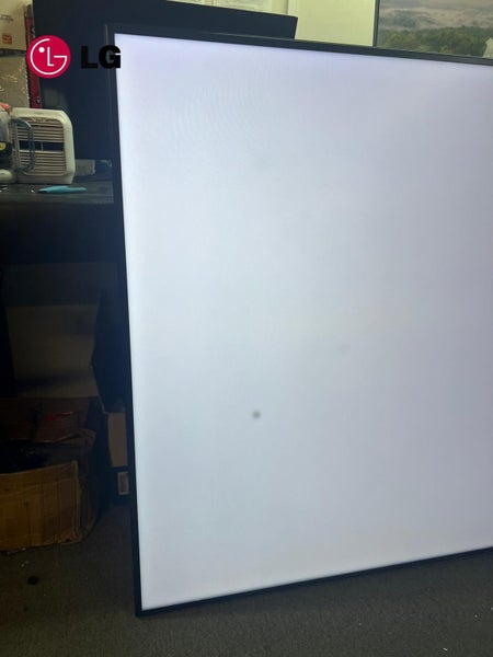 MASSIVE LG 98" UHD Digital Signage Display, 500nit , 24x7 usage Carousel 8