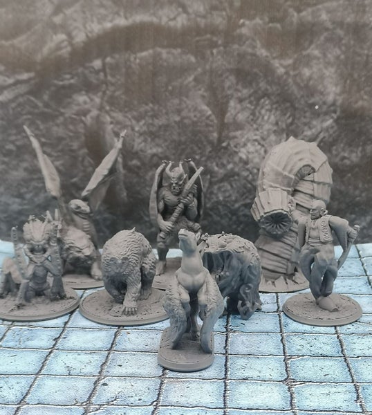 Monster Miniatures Set Brite Large Dungeons and Dragons dice4dungeons Brite Carousel 1
