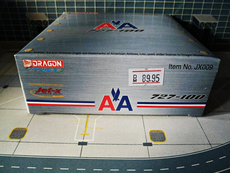 Scale 1/400 Dragon Wings (Jet-X) - Boeing B727-100 American Airlines (chrome) Carousel 8