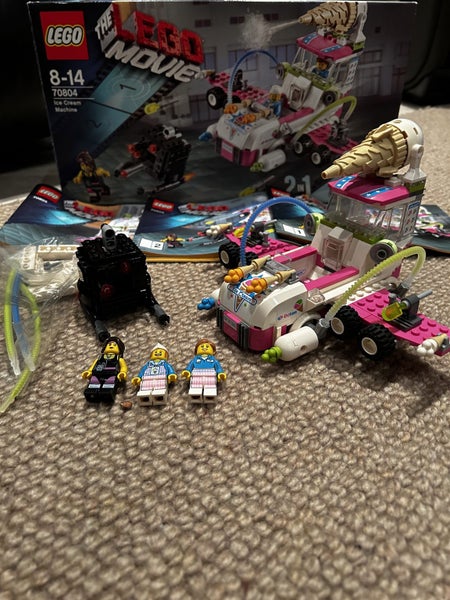 The LEGO Movie 70804 Ice Cream Machine Carousel 1