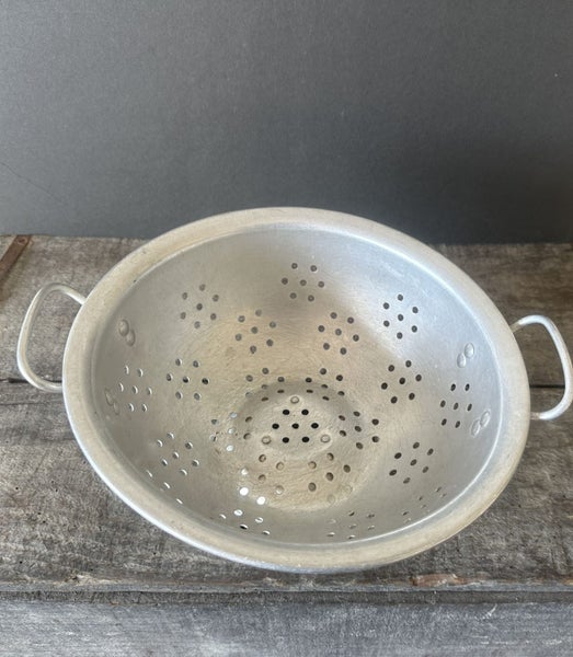 Vintage Rustic Kitchen Colander Carousel 4