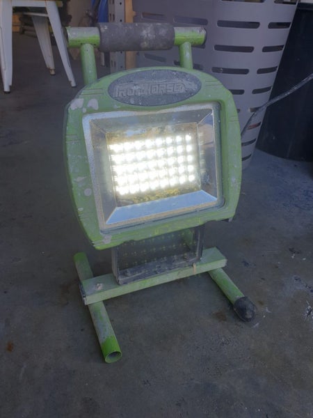 IronHorse Portable LED Worklight Carousel 1