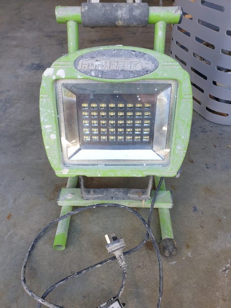 IronHorse Portable LED Worklight Carousel 2