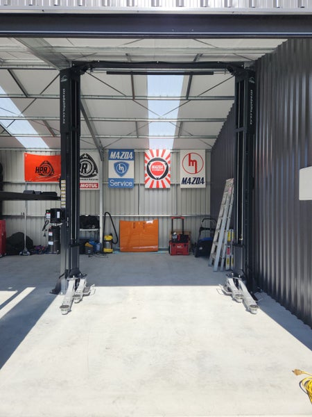 2 Post Car Hoist Lift - FULL ASYMMETRIC - Direct Drive - 4.5T - Clearfloor Carousel 2