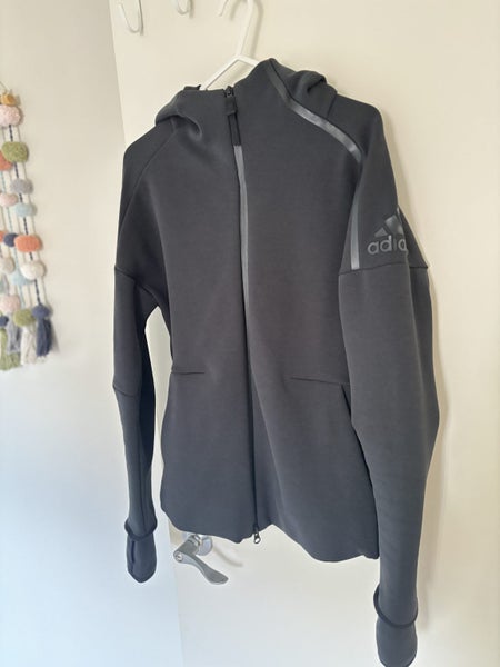 ********Adidas jacket in black almost new***** Carousel 2
